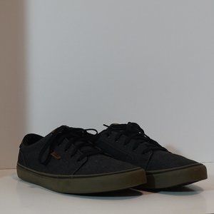 VANS LOW PRO CANVAS SHOES
